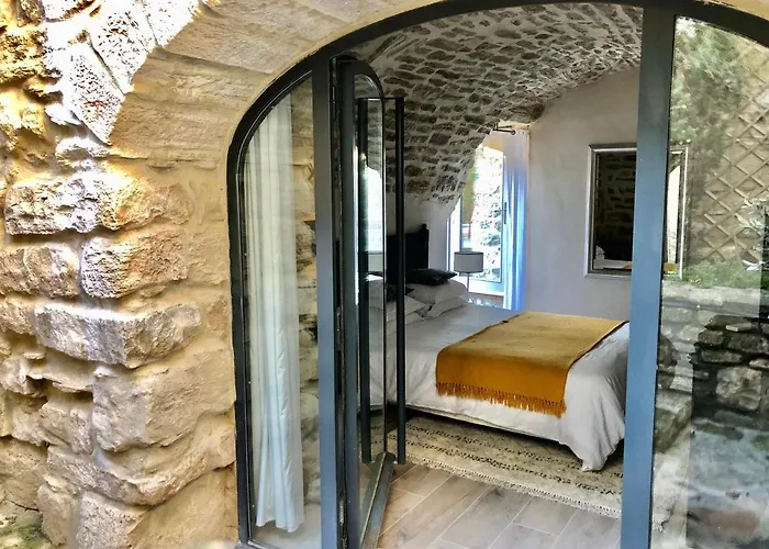 Frühstückspension La Maison Des Vendangeurs - Table D'hotes Le Soir Du Jeudi Au Dimanche- Jacuzzi - Balneo - Acces Piscine Pour Toutes Les Sauf Coquet- Piscine De Mai A Mi-octobre 4*